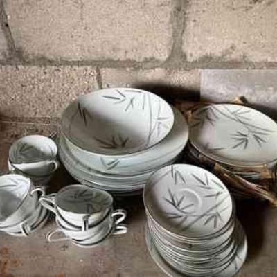 AHT307- Noritake Dinnerware