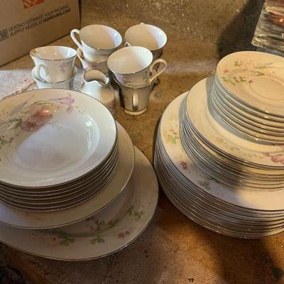 AHT328 Set Of Porcelain Studio Nova Fine China Dishes