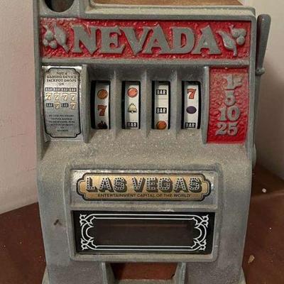 AHT213 Vintage Toy Slot Machine