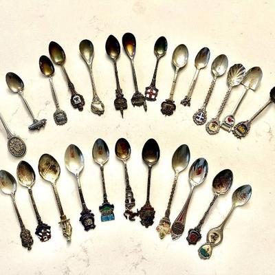 Lot 107-K: Commemorative Spoon Lot #3

Description: 

â€¢	A collection of 25 commemorative spoons. Evidence of a life well-traveled!
â€¢...