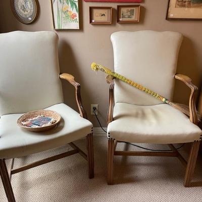Sitting chairs 