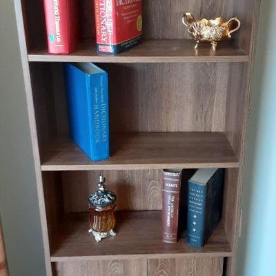 3 shelf hutch with cabinet