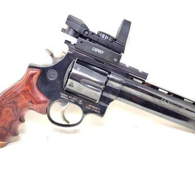 #828 â€¢ Taurus 44 .44mag Revolver
