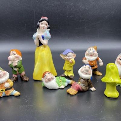 (9) Vintage Snow White and Seven Dwarfs Figures.