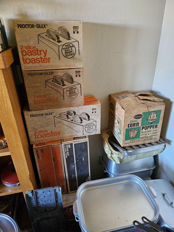 San Pablo Moving Out Sale