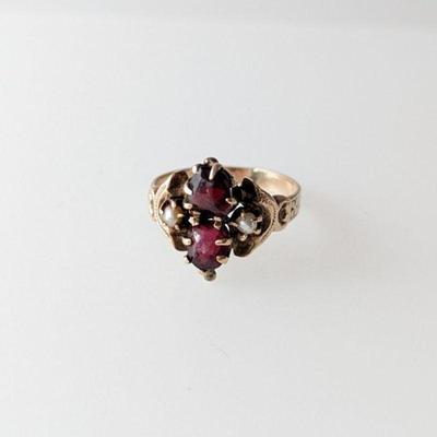 10k Garnet and Seed Pearl Ring