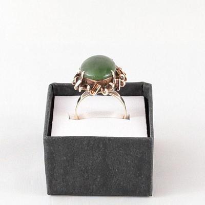 Vintage 18k Gold and Jade Ring