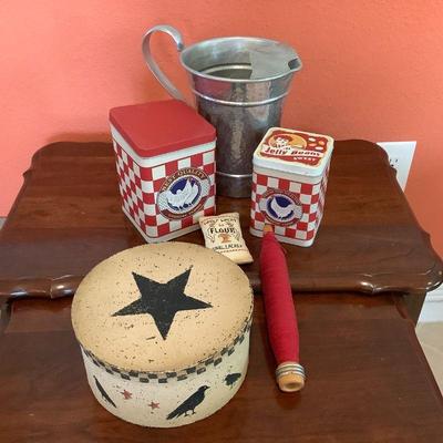Vintage tins, farmhouse decor