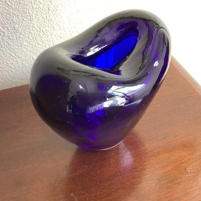 Heart blown art glass vase