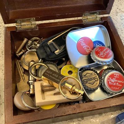 Gentleman's small chest and contents