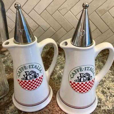 Oil and vinegar cruets