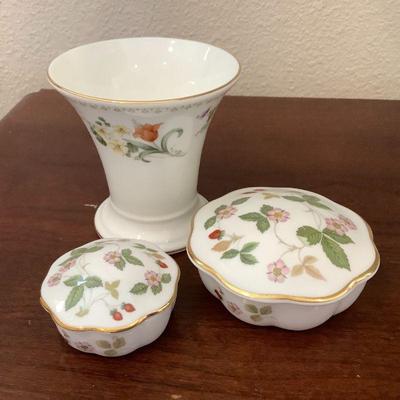 Wedgwood dresser jars and vase