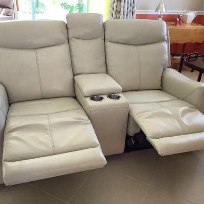 Dual reclining loveseat with storage and cupholders