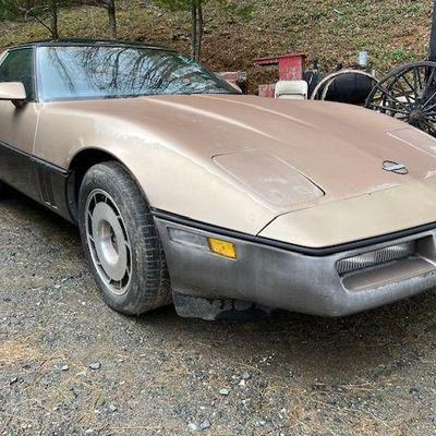 1985 Corvette - Has Title needs repaired pic 1