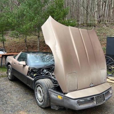 1985 Corvette - Has Title needs repaired pic 3 