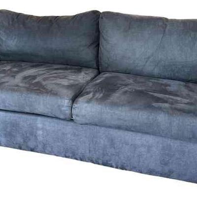 Beautiful couch 
