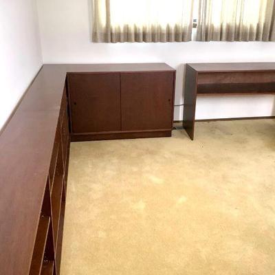 ELDA213 Large Bookshelves & Desk	3-piece bookshelf that will need to be disassembled so please bring tools and 1 separate piece is...