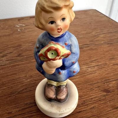 1967 Goebel Hummel Figurine 3"