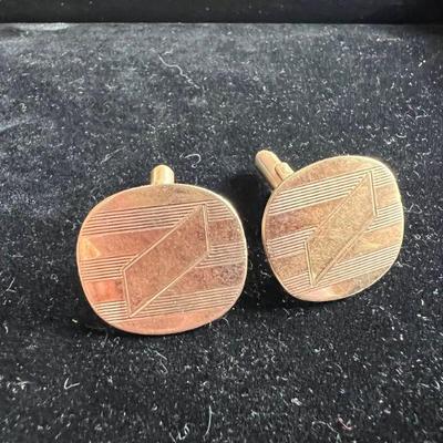 Pair Of Vintage Gold Tone Cufflinks