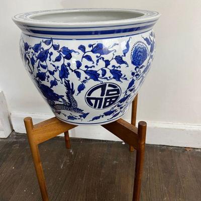 Blue & White Asian Earthenware Planter With Fox & Fern Folding Stand