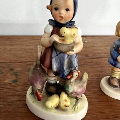 1968 Goebel Hummel Figurine 4.5"