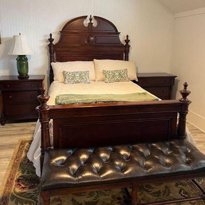 Thomasville queen bed
