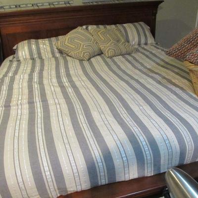 Beautiful linens! Durham fine furniture king-size bed (2 nightstands & wardrobe also available) *Same as pictured previously