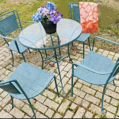 Antique patio set 5pc (w/custom made cushions)