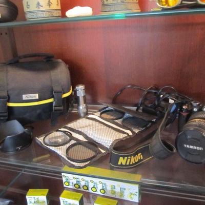 NIKON D60 Digital Camera w/ Tamron lenses, light, and bag