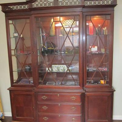 Lexington's fine 2-piece lighted hutch â€œThe Palmer Collection.â€