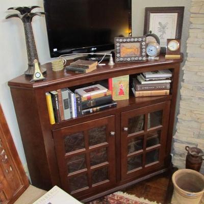 Corner bookcase or stand