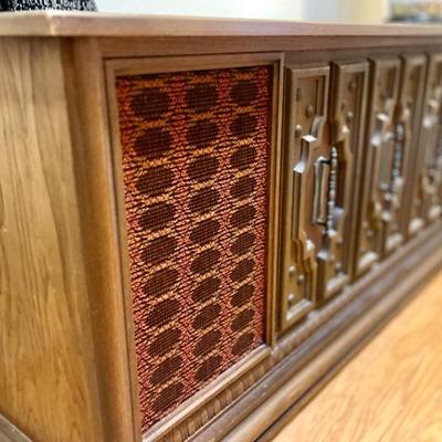 Vintage turntable cabinet