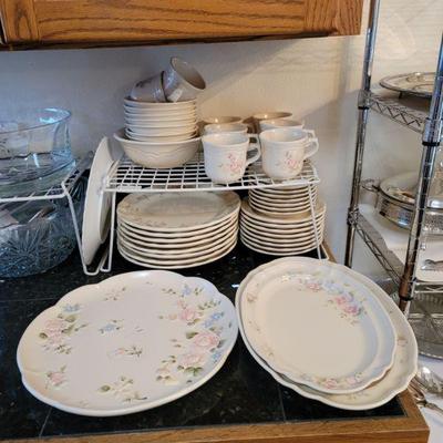 Pfaltzgraff Dish Set