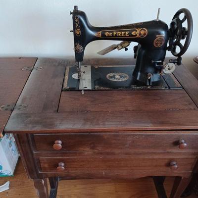 Free sewing machine