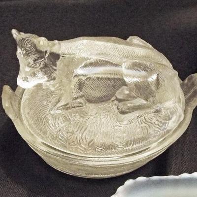 ANTIQUE DEPRESSION CLEAR GLASS WITH LYING COW LID COVERED BUTTER OR CANDY DISH
