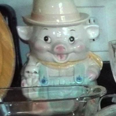 VINTAGE FARMER PIG AND PIGLET COOKIE JAR

