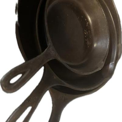 Vintage USA cast iron fry pans