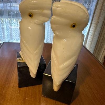 Jim Terrenia Italy alabaster parrot bookends