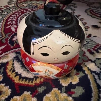 Kokeshi Japan bento lacquer box