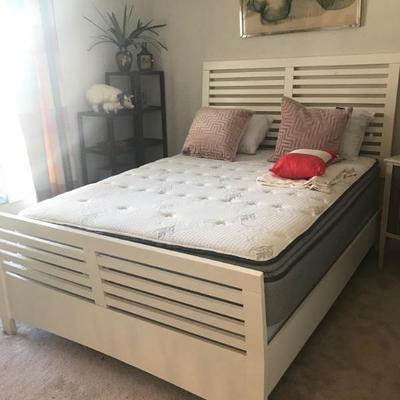 queen bed frame$40 as is