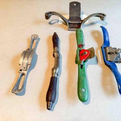 (lot) (5) Metal Spokeshaves, Stanley, Kunz and other makers, Good+