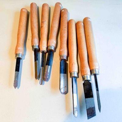 (lot) 8 Lathe Chisels, including gouges, scrapers, skews, and parting tool Good