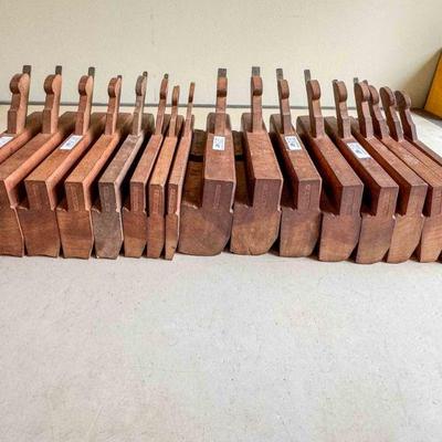 (lot) (9) J.E. Child round planes (even) and (8) hollow planes (even), near unused condition - Excellent+