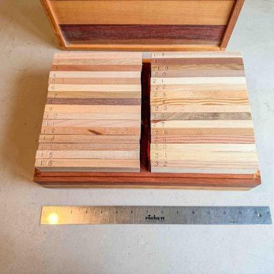 (lot) Set of 32 wood samples, Excellent