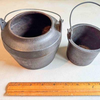 Large cast iron Glue Pot, labelled 0000, Good