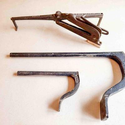 (lot) Bikerd? 14: folding Saw Vice, and two Woodcraft cast iron bench holdfasts 8â€ and 16â€ Good