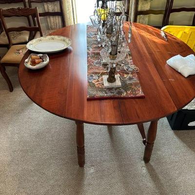 Double Drop Leaf Round Table