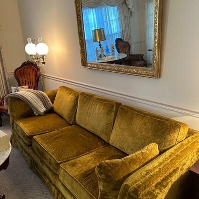 Hickory FRY Vintage Sofa