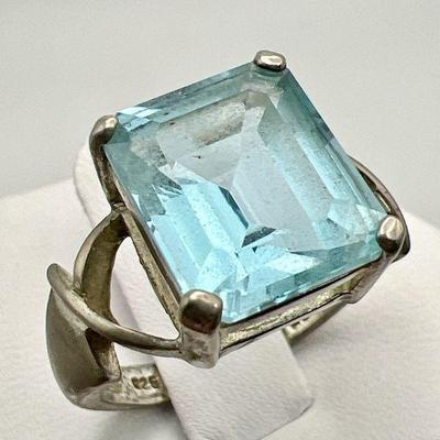 Sterling Silver Ring With Sea Blue Stone
