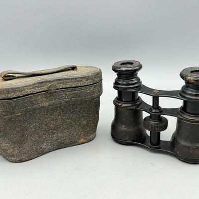 Jumelle Chevalier Binoculars & Case
